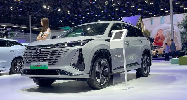 Image 1 accompanying Changan Partners with Baidu to Establish AI Data Center, Expediting Autonomous Driving Research and Development