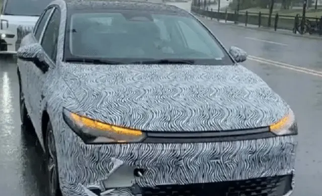 Image 4 accompanying New Spy Photos of the Xpeng P5 Revealed with LiDAR Removed