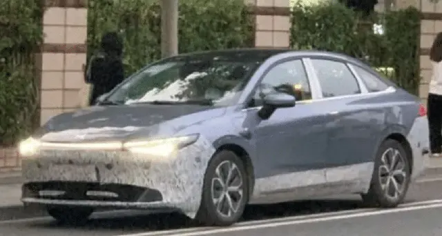 Image 2 accompanying New Spy Photos of the Xpeng P5 Revealed with LiDAR Removed