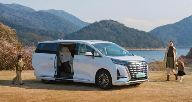 Image 1 accompanying BYD Denza Reports Robust D9 MPV Orders, While Li Auto Maintains Silence on Li Mega