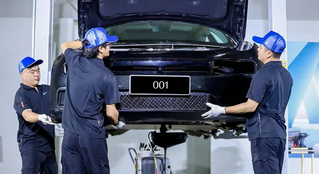 Image 3 accompanying Zeekr 001 Reaches 200,000 Deliveries, Celebrates with Longest-Mileage Owner