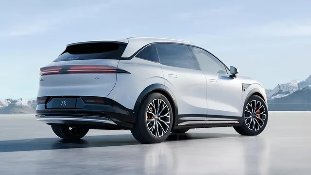 Image 3 accompanying Zeekr Unveils the Debut Official Images and Key Specifications of its New 7X SUV Model