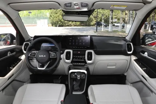 kia-sonet-interior-black-gray