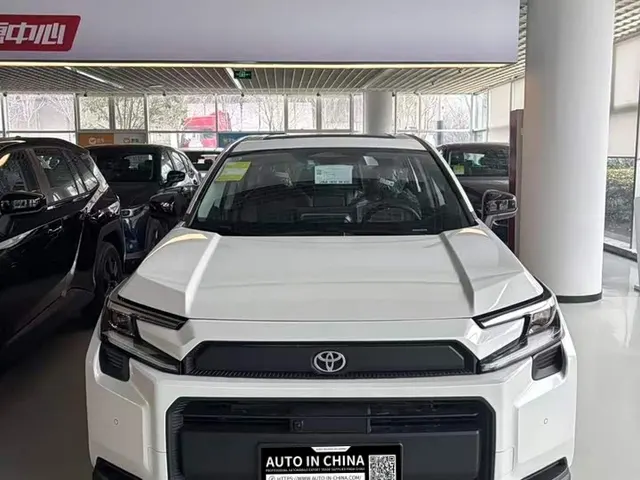 【AIC-MAR06】Toyota RAV4 2026 2.0L AWD Luxury Edition | Exportateur de véhicules d’occasion de Chine