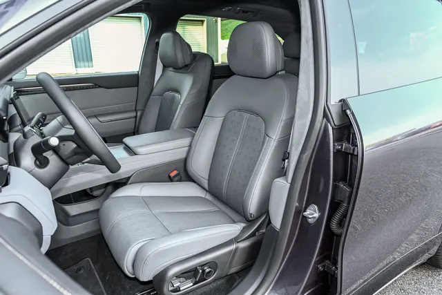 Image 8 accompanying Zeekr 7X Review: A Perfect Family Electric SUV from China Car Exporter