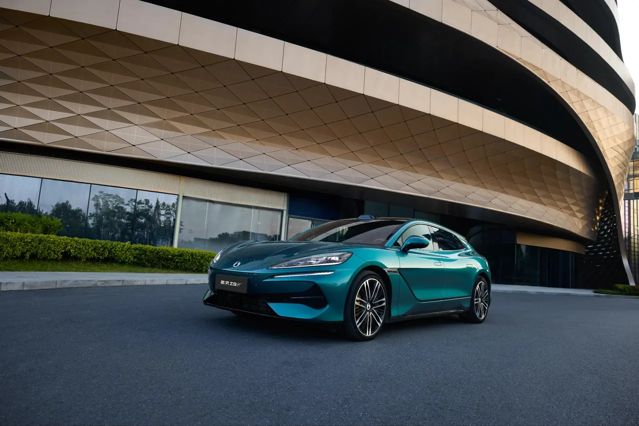 Denza Z9 GT: The Ultimate Long‑Range Luxury EV & Hybrid Wagon from BYD’s Premium Brand