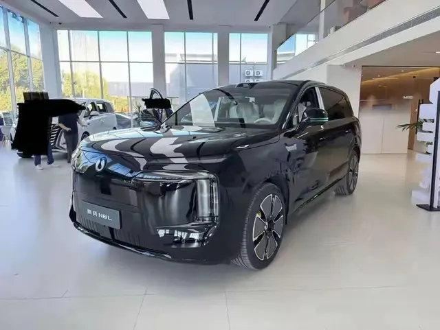 Image 6 accompanying Denza N8L EV 2026: 960 km Range, 130.15 kWh Battery and 9-Minute Fast Charging