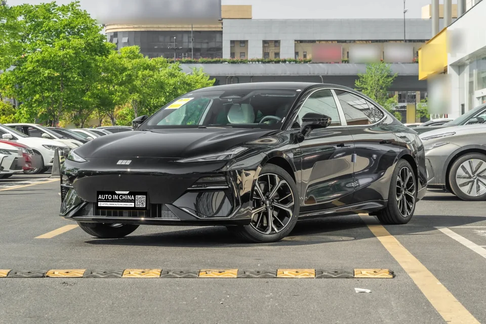 Geely E8 700km Long-Range Intelligent Driving Edition