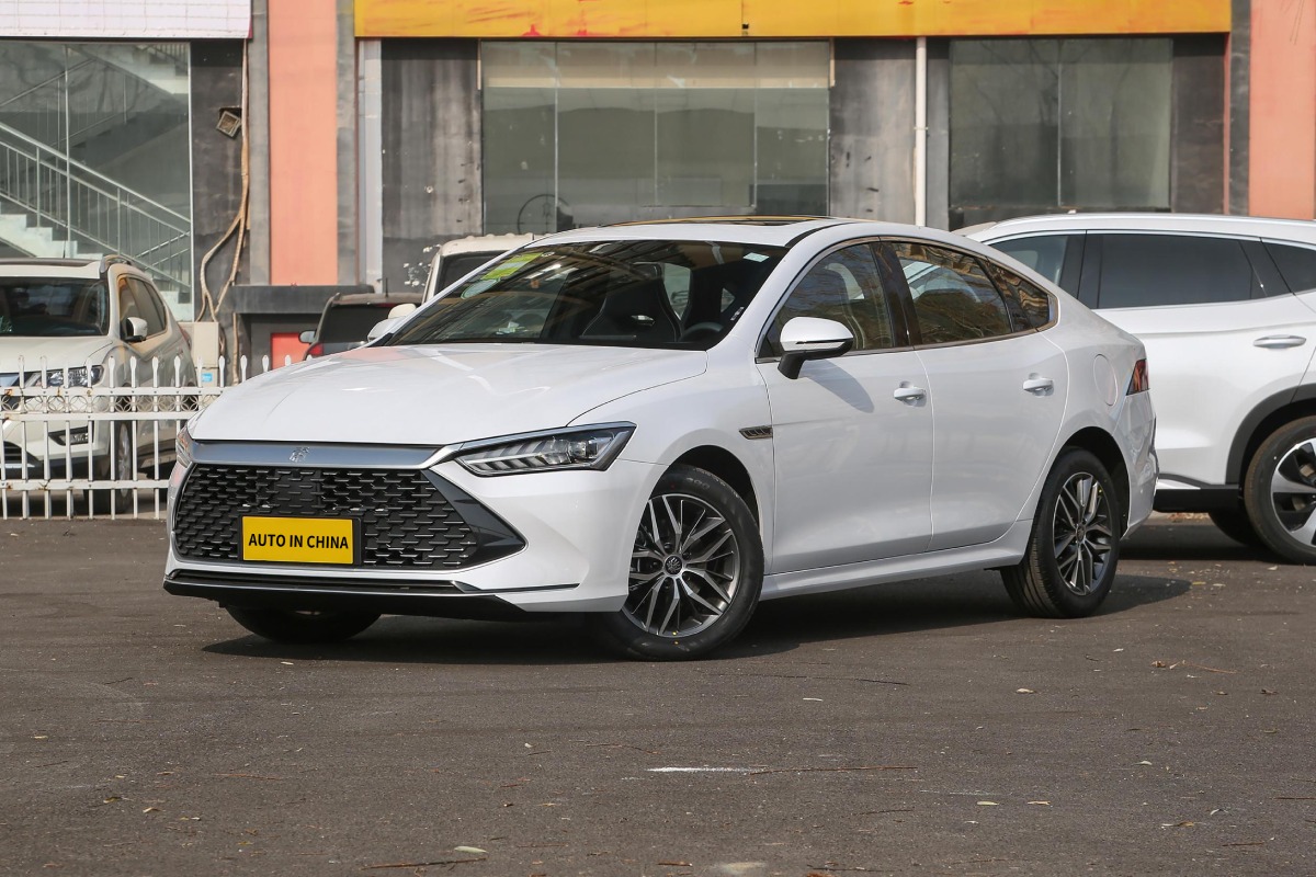 2024 BYD 秦プラス DM-i チャンピオンエディション - 中国における自動車