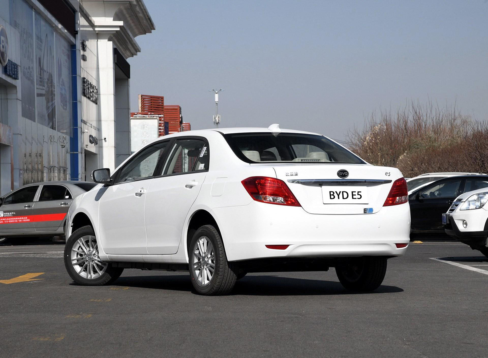 Wholesale Used BYD E5 Cheap New Energy Taxi Export Trade - BYD - 4