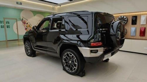 Tank 700 Hi4-T: A Powerful Hybrid SUV Built for Off-Road Adventures ...
