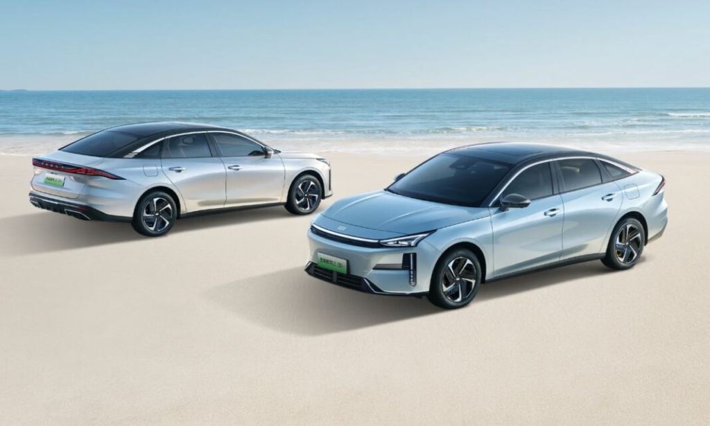 Galaxy-L6-EM-i-PHEV-1-Auto-in-China