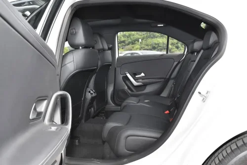 benz-a180l-auto-in-china-7