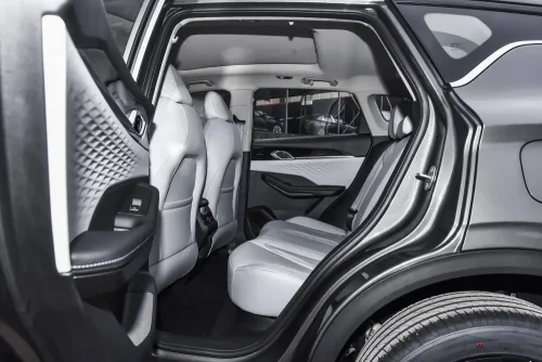 Geely-coolray-автомобиль-в-Китае-7