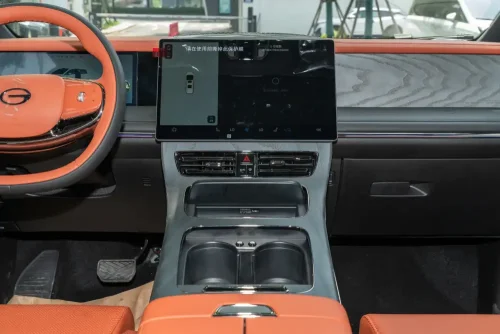 Trumpchi-M8-Auto-in-China-8