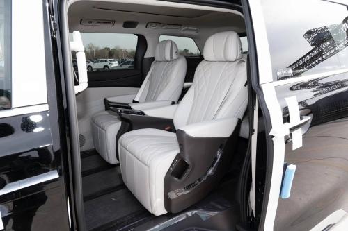 denza-d9-ev-auto-in-china-7