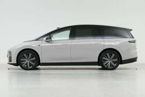 25-liauto-i8-auto-in-china-4