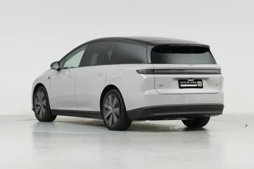 25-liauto-i8-auto-in-china-5