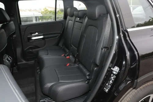 25-mercedes-benz-glb200-auto-in-china-10