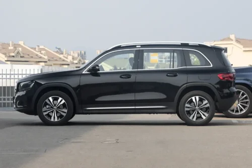 25-mercedes-benz-glb200-auto-in-china-3