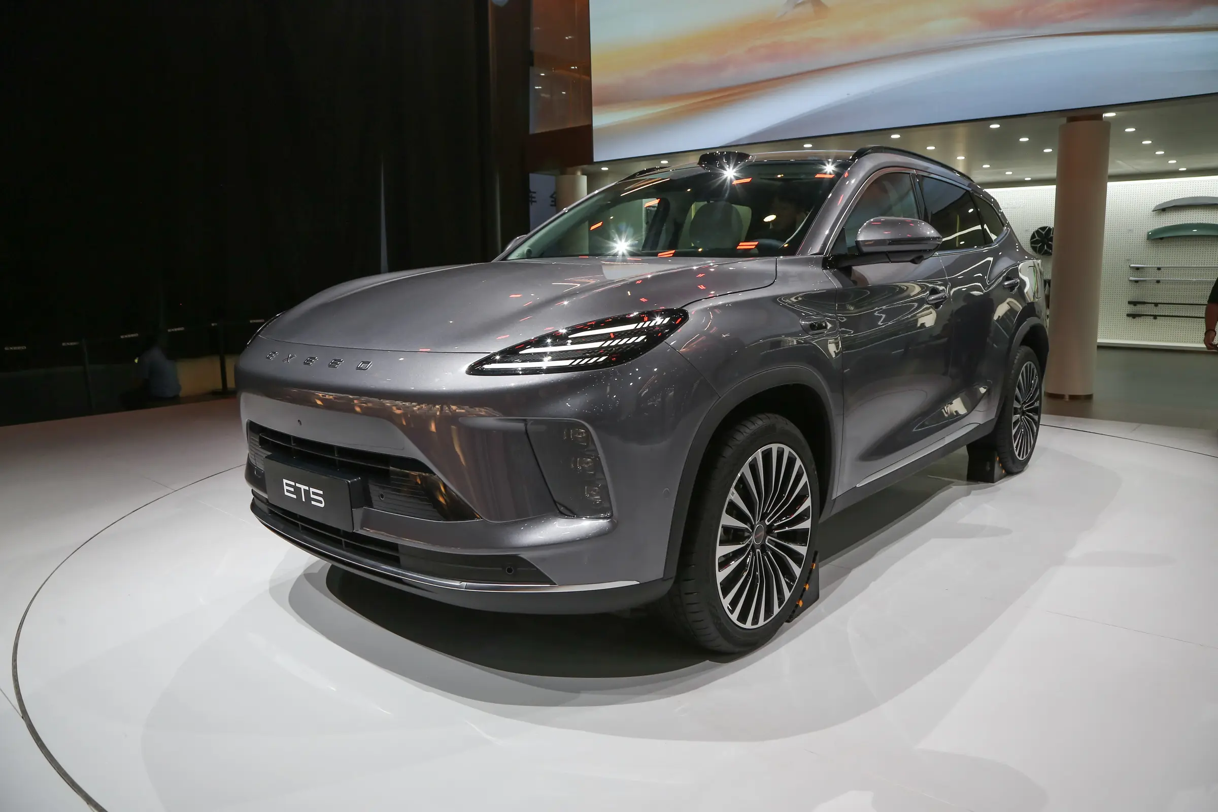 Exeed Sterra ET5 exterior