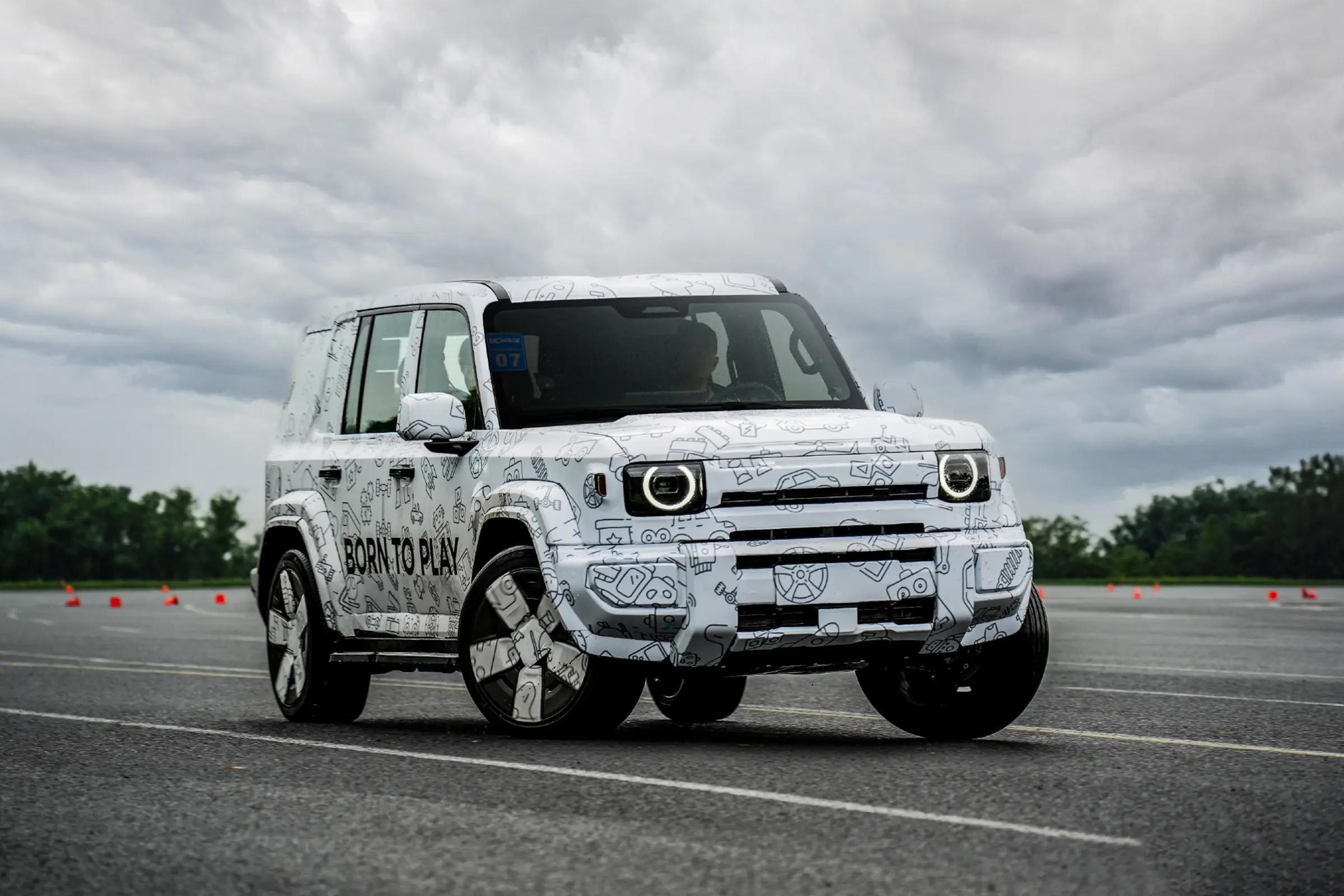 icar v27 Camouflage White