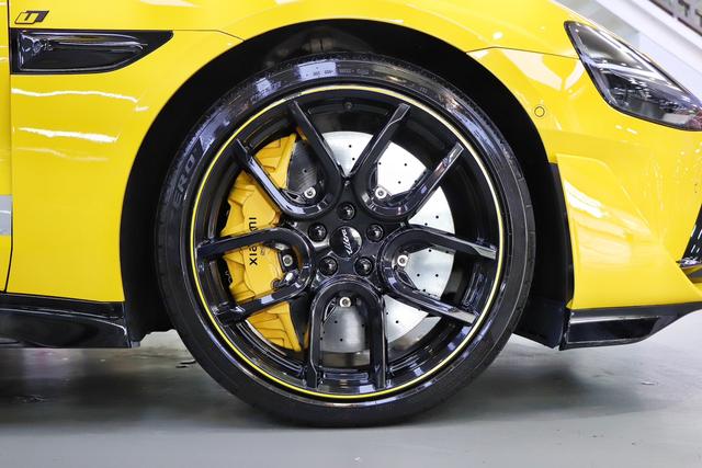 【AIC-JAN03】Xiaomi SU7 Ultra 2025 Standard Edition | Chinese Used Car Exporter