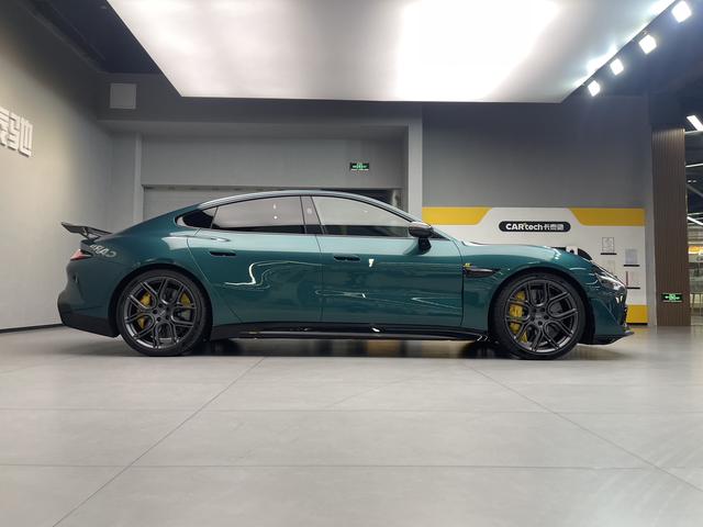 【AIC-JAN01】Xiaomi SU7 Ultra 2025 Standard Edition | Chinese Used Car Exporter