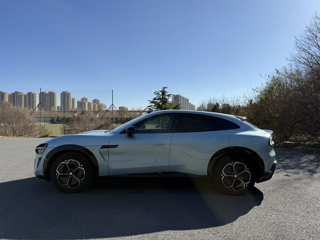 【AIC-JAN06】Xiaomi YU7 2025 Model – Long Battery Life Rear-Wheel Drive Edition | Chinese Used Car Exporter