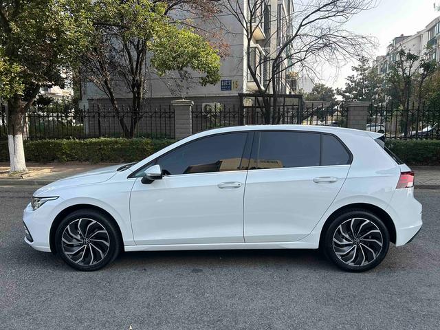【AIC-JAN56】Volkswagen Golf 2025 300TSI R-Line| Chinese Used Car Exporter