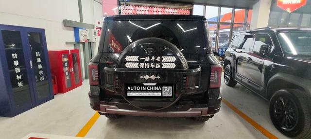 【AIC-JAN77】 Leopardo Fengcheng 8 2025 Elegante & Brave Edición insignia de 7 asientos| Exportador chino de autos usados