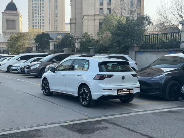 【AIC-JAN55】Volkswagen Golf 2025 300TSI R-Line| Chinese Used Car Exporter