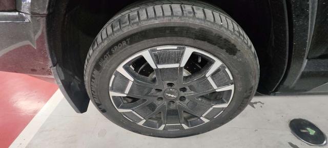 【AIC-JAN77】 Leopardo Fengcheng 8 2025 Elegante & Brave Edición insignia de 7 asientos| Exportador chino de autos usados