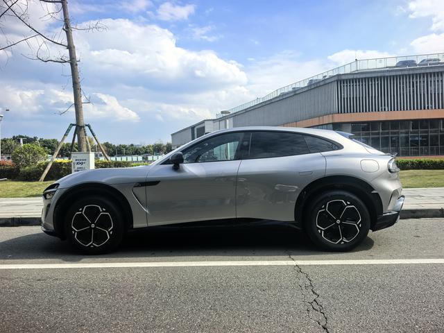 【AIC-MAR101】Xiaomi YU7 2025 Model – Long Battery Life Rear-Wheel Drive Edition | Chinese Used Car Exporter