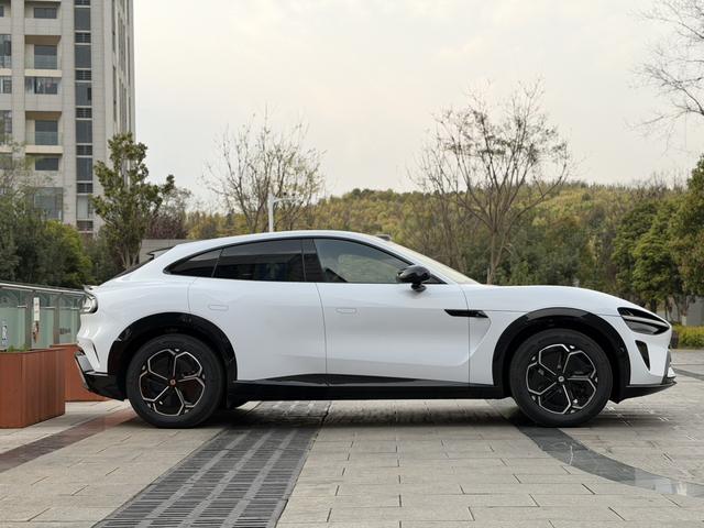 【AIC-MAR103】Xiaomi YU7 2025 Model – Long Battery Life Rear-Wheel Drive Edition | Chinese Used Car Exporter