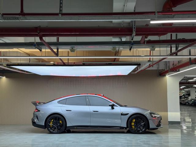 【AIC-MAR17】Xiaomi SU7 Ultra 2025 Standard Edition | Chinese Used Car Exporter