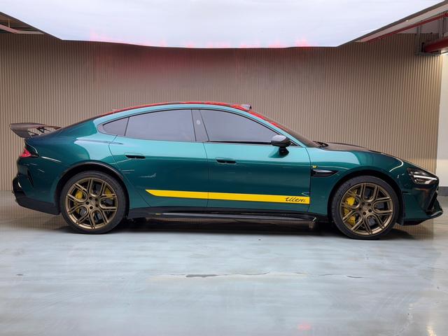 【AIC-MAR19】Xiaomi SU7 Ultra 2025 Standard Edition | Chinese Used Car Exporter