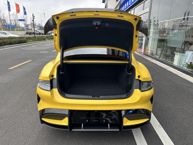 【AIC-MAR23】Xiaomi SU7 Ultra 2025 Standard Edition | Chinese Used Car Exporter