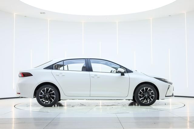 【AIC-MAR01】Toyota 2026 Corolla Intelligent Hybrid 1.8L E-CVT Elite Edition| Chinese Used Car Exporter