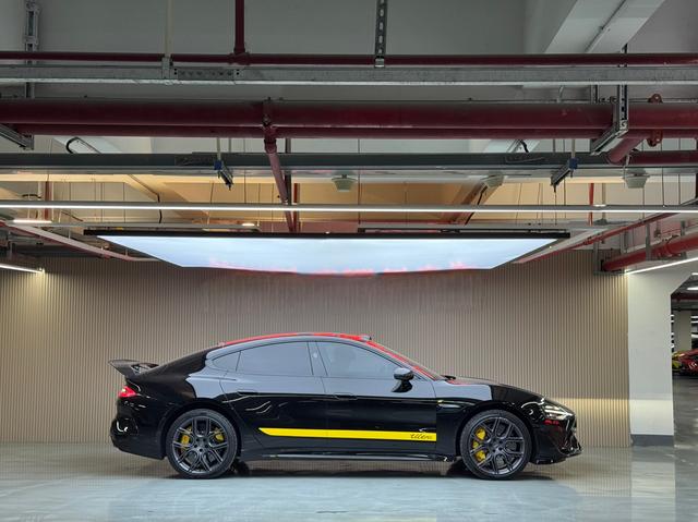 【AIC-MAR36】Xiaomi SU7 Ultra 2025 Standard Edition | Chinese Used Car Exporter