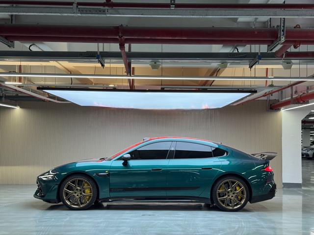 【AIC-MAR43】Xiaomi SU7 Ultra 2025 Standard Edition | Chinese Used Car Exporter