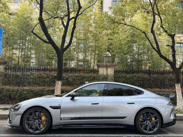 【AIC-MAR50】Xiaomi SU7 Ultra 2025 Standard Edition | Chinese Used Car Exporter