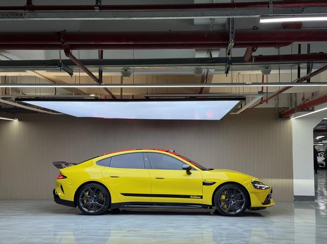 【AIC-MAR54】Xiaomi SU7 Ultra 2025 Standard Edition | Chinese Used Car Exporter