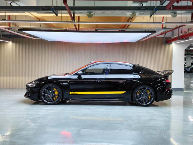 【AIC-MAR58】Xiaomi SU7 Ultra 2025 Standard Edition | Chinese Used Car Exporter