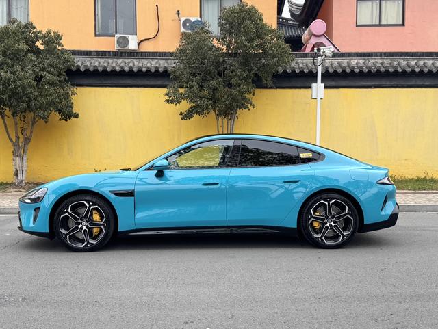 【AIC-MAR66】Xiaomi SU7 2024 Rear-Wheel Drive Standard Long-Range Edition | Chinese Used Car Exporter