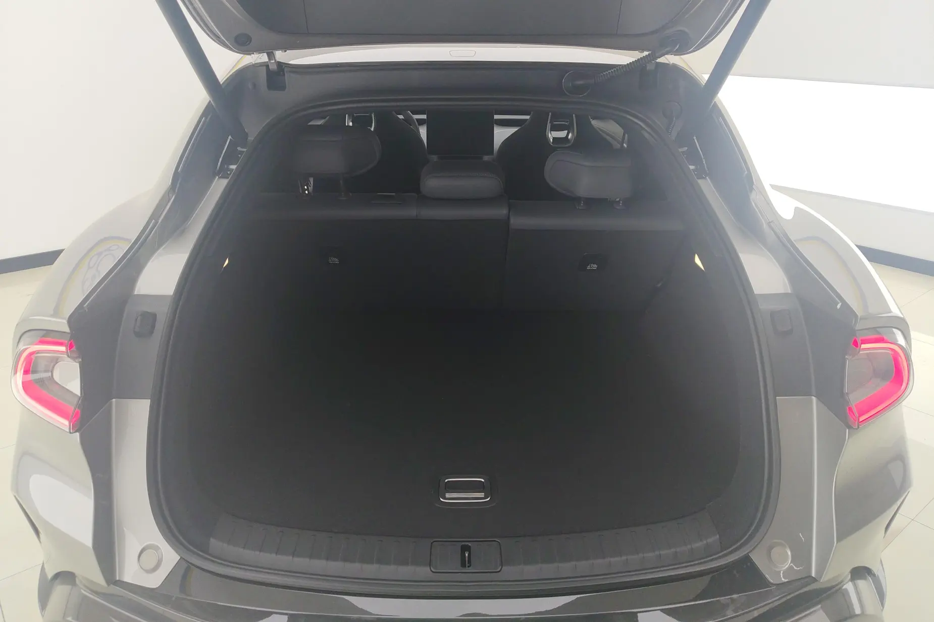 【AIC-MAR93】Xiaomi YU7 2025 Model – Long Battery Life Rear-Wheel Drive Edition | Chinese Used Car Exporter