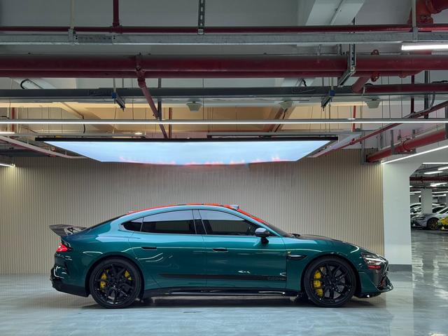 【AIC-MAR40】Xiaomi SU7 Ultra 2025 Standard Edition | Chinese Used Car Exporter