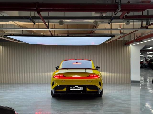 【AIC-MAR54】Xiaomi SU7 Ultra 2025 Standard Edition | Chinese Used Car Exporter