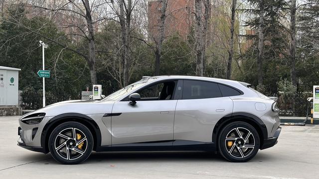 【AIC-MAR94】Xiaomi YU7 2025 Model – Long Battery Life Rear-Wheel Drive Edition | Chinese Used Car Exporter