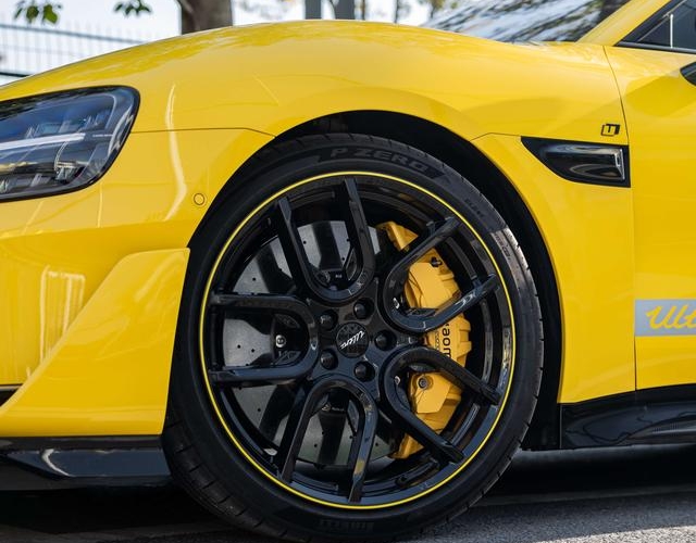 【AIC-MAR15】Xiaomi SU7 Ultra 2025 スタンダードエディション | 中国の中古車輸出業者